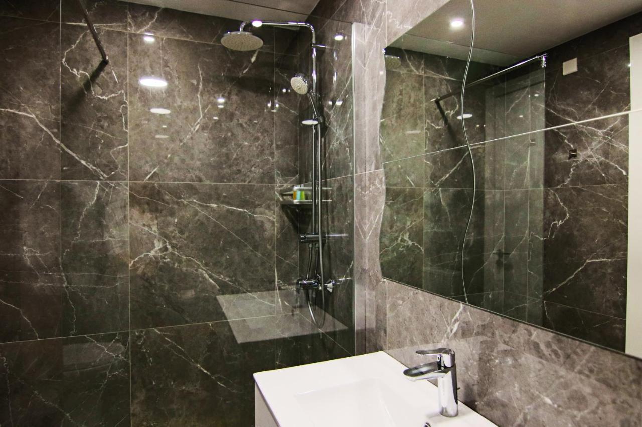 Phaedrus Living: Luxury Suite Nicosia 502 Екстер'єр фото