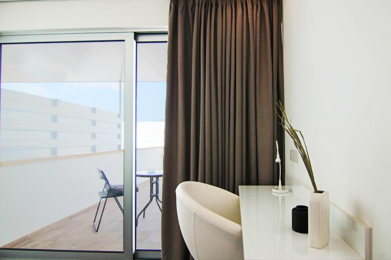 Phaedrus Living: Luxury Suite Nicosia 502 Екстер'єр фото