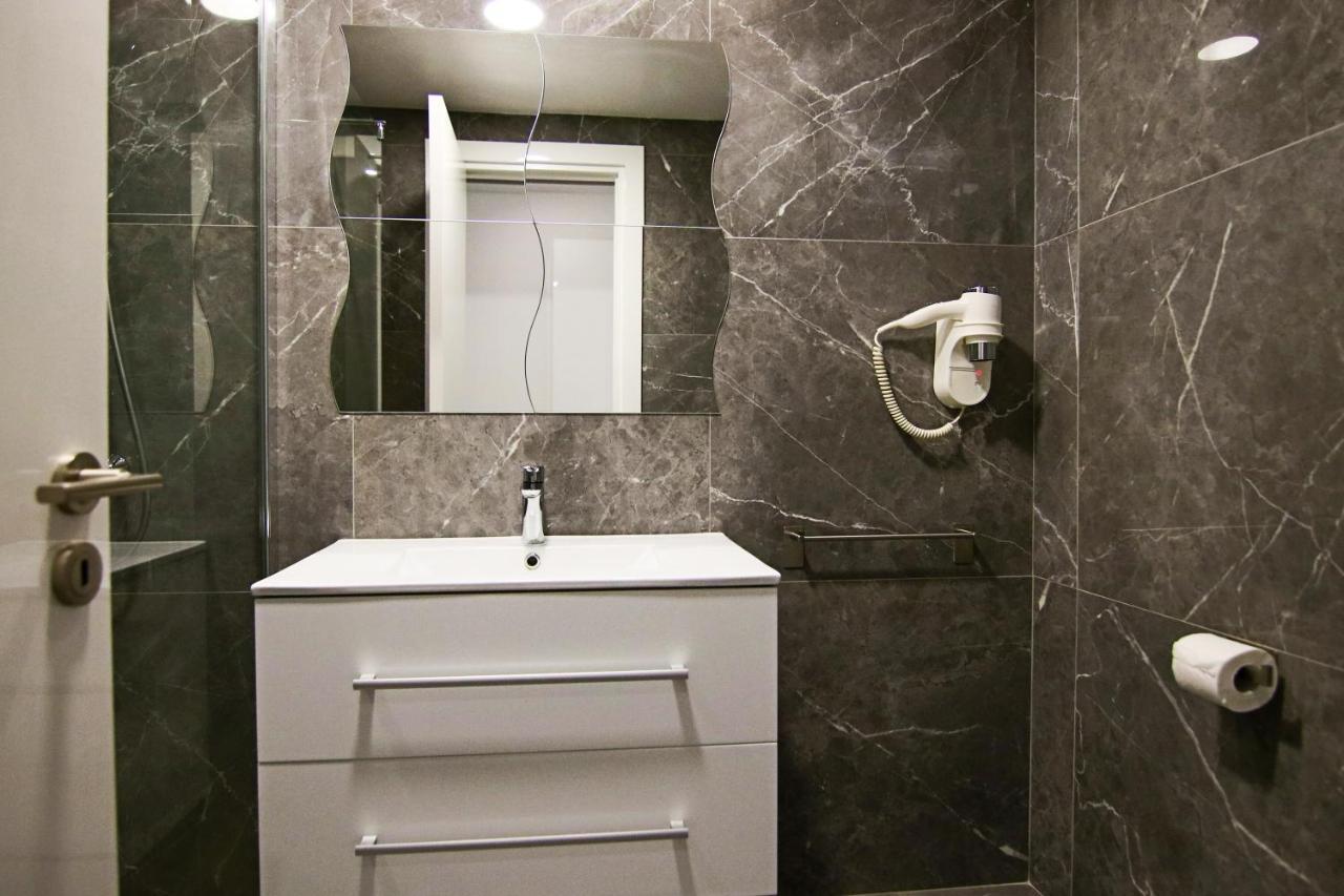 Phaedrus Living: Luxury Suite Nicosia 502 Екстер'єр фото